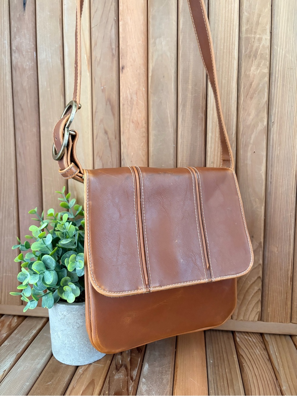 LC Lauren Conrad Vintage Leather Crossbody Bag, Cognac Patina, Green Interior - Picture 2 of 11